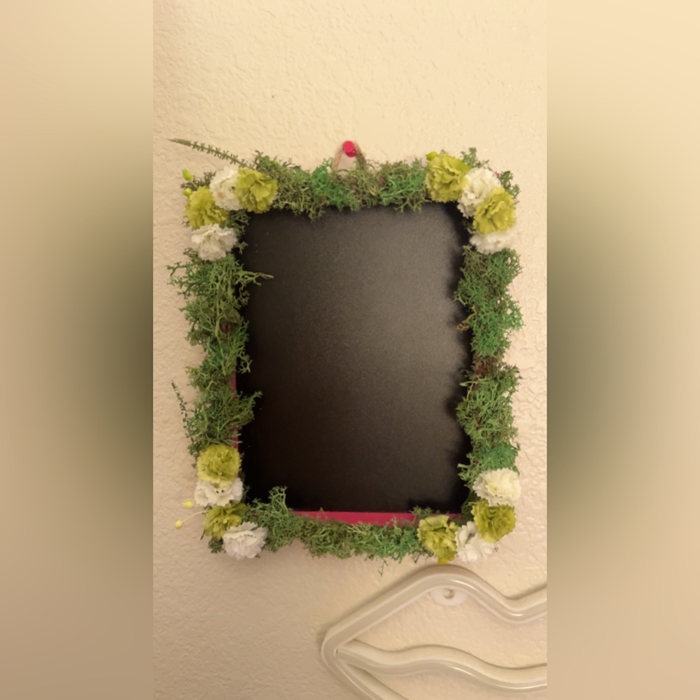 The cutest moss chalkboard